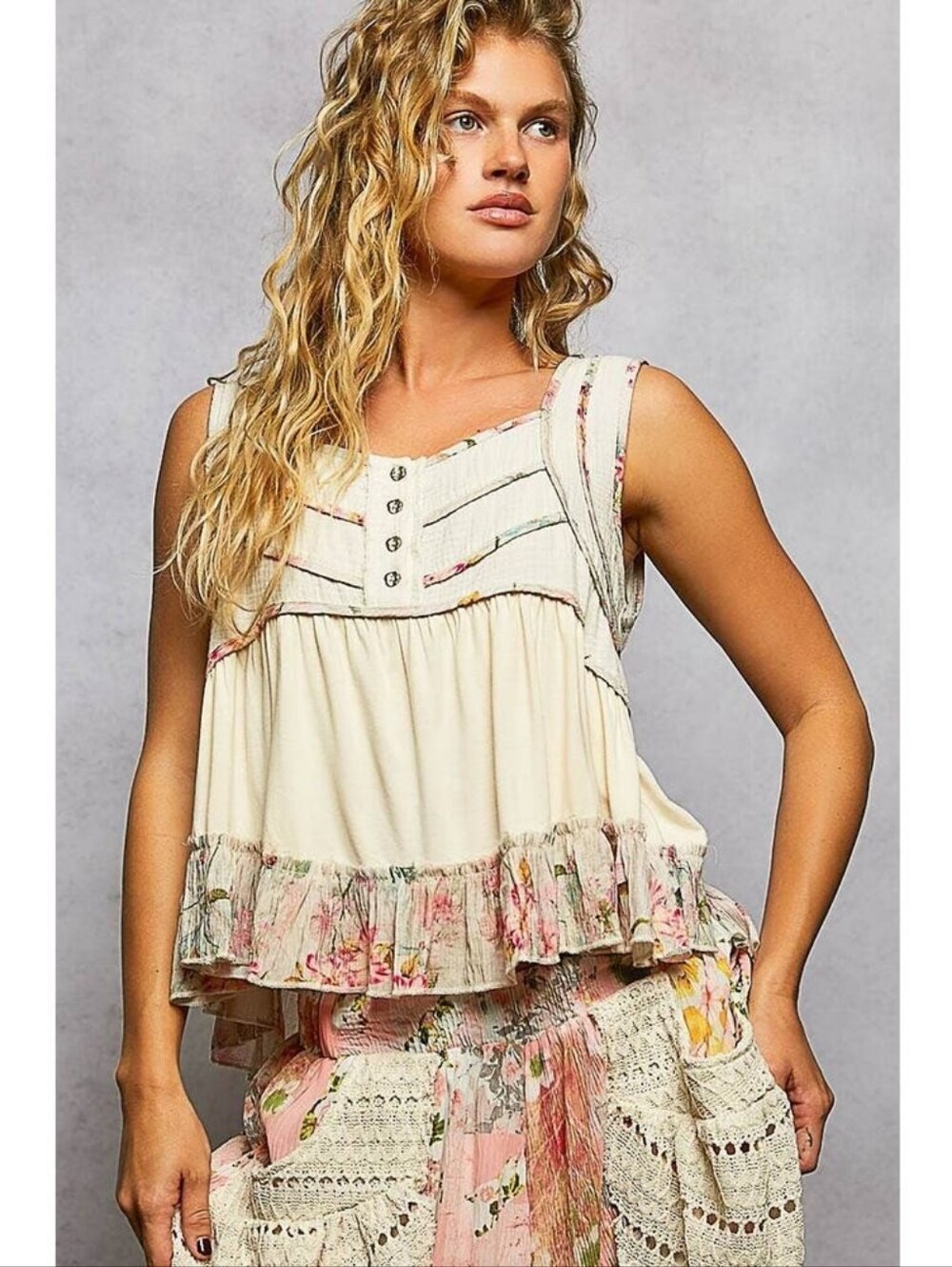 POL "Jersey" Square Neck Sleeveless Floral Tank Top Blouse Natural Cream, Large - Picture 2 of 5